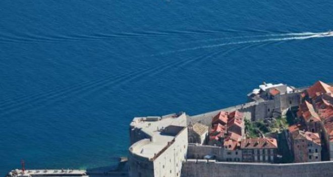 Jedna od najvećih i najluksuznijih jahti na svijetu: Pogledajte čime je katarski emir oplovio Dubrovnik i Korčulu