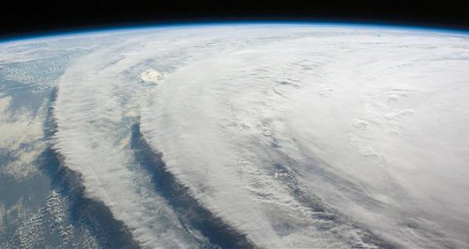 Uragan 'Ofelija' ide ka Evropi, izdato crveno upozorenje: Ova zemlja je prva na udaru