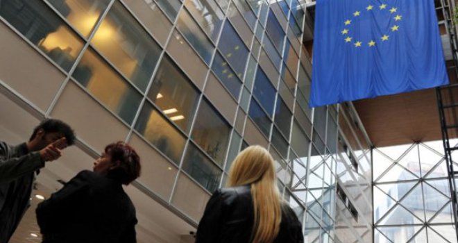 Delegacija EU: Novinarima treba omogućiti da slobodno rade svoj posao