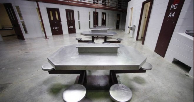 Novinari ostali iznenađeni onim što su zatekli u Guantanamu: Hodalice, invalidska kolica, stolice za nuždu...