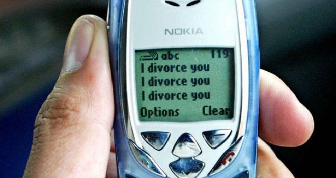 Evo kako izgledaju SMS poruke kada ste zaljubljeni, a kako kada ste u braku