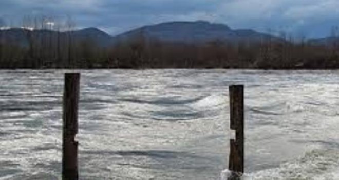 Tragedija u Bijeljini: Dvije djevojčice se utopile u Drini nakon što ih je povukla riječna struja