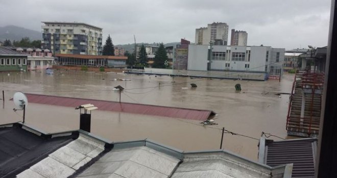 Od 22.000 državnih službenika, 9.000 nije pristalo dati svoju dnevnicu za žrtve poplava