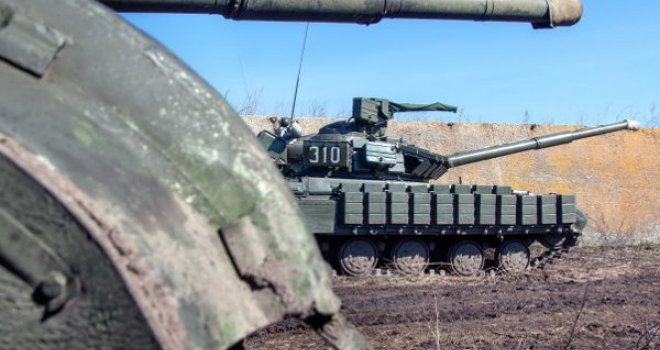 Rusi tenkovima sravnili gradić na granici s Ukrajinom