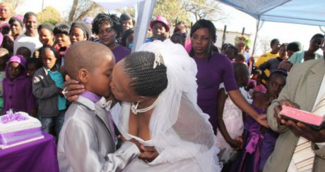 Vjenčanje koje je šokiralo Južnu Afriku: Muž ima 9, žena 62 godine