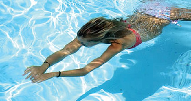 Trener plivanja Avdić upozorava: Ne ulazite u vodu prije nego se istuširate ili pokvasite oko srca
