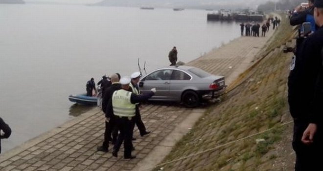 Stravična nesreća u Beogradu: Šestoro mladih u BMW-u sletjelo u Dunav, troje se utopilo