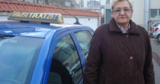 Upoznajte Fatimu Čeligija: Nakon 30 godina taksiranja odlazi u penziju, a njen posao preuzima kćerka