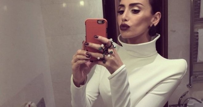 Nezgodni komentari: Eminu Jahović isprozivali zbog ovog selfija!