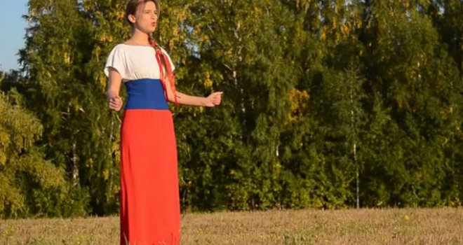 Mlada ruska patriotkinja razvalila internet pjesmom 'Moj mili Putine': Vrištim za tobom, povedi me sa sobom...