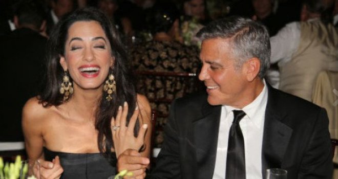 George Clooney prvi put progovorio kako se zaljubio u Amal: Klečao sam 20 minuta dok nije rekla 'da'...