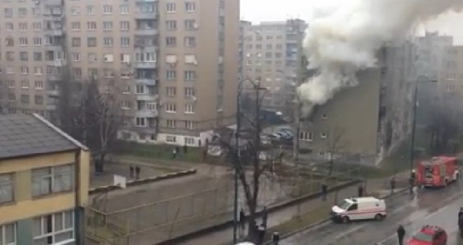 Eksplozija na Čengić Vili: Požar u stanu, zgrada evakuisana!