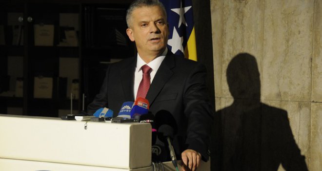 Bakir Izetbegović želi da vrati politički život u BiH na nivo 1997., 1998. ili čak 1992. godine