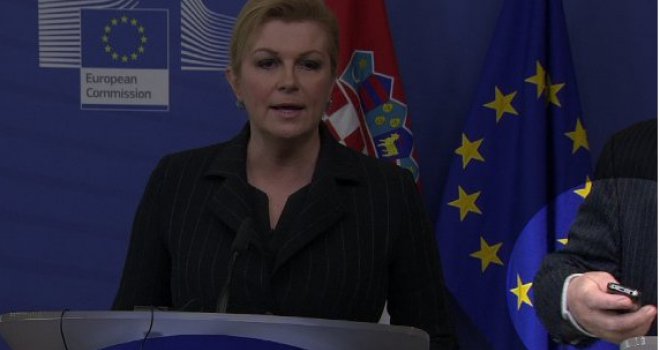 Sramno je šta je predsjednik Evropske komisije radio dok je Kolinda Grabar-Kitarović držala govor