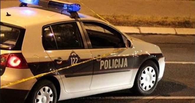 Ukrali auto, pa pokušali pregaziti policajce u Vogošći: U BMW-u pronađeno i oružje