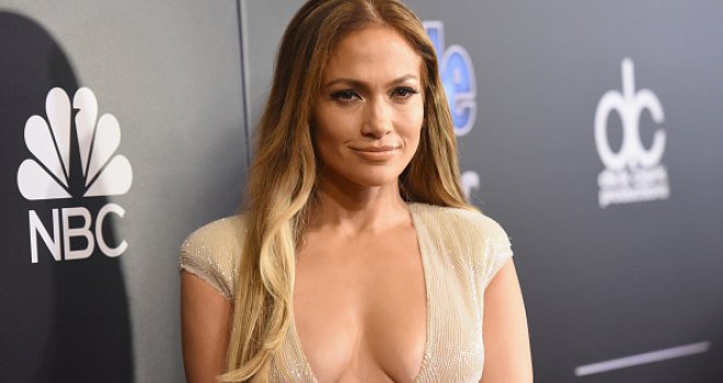 Gaf na crvenom tepihu: Čipka Jennifer Lopez ipak otkrila previše