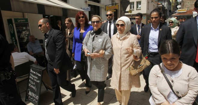 Emine i Sebija u obilasku Sarajeva: Supruga predsjednika Turske razgovarala s majkama Srebrenice