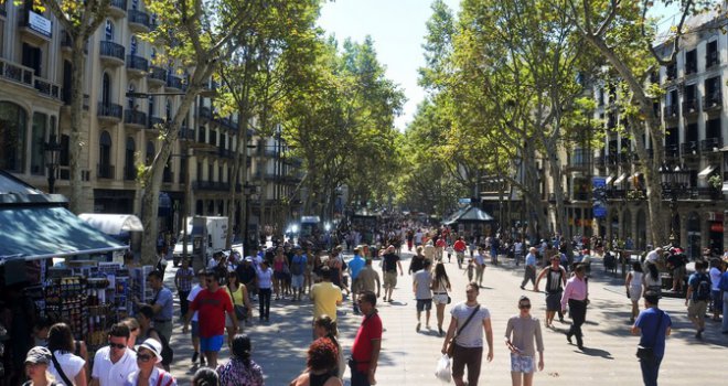 U pucnjavi u Barceloni nekoliko ranjenih, napadači u bijegu