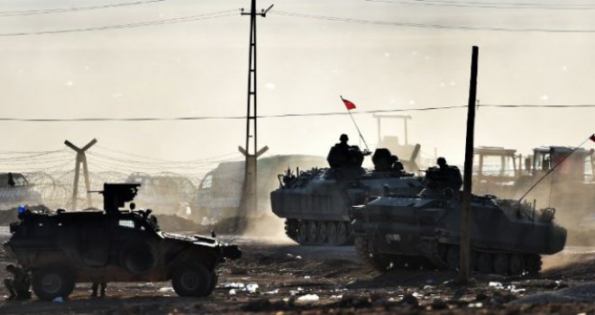 Traktorom punim eksploziva kurdski pobunjenik se zaletio u policijsku stanicu