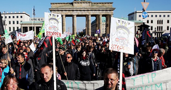 Najveće demonstracije u Berlinu u mnogo godina: Vlada Angele Merkel šokirana masom ljudi