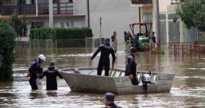 Stigle vreće s pijeskom, spremni za evakuaciju ljudi: U Karlovcu počele pripreme za poplavu koja se očekuje u petak
