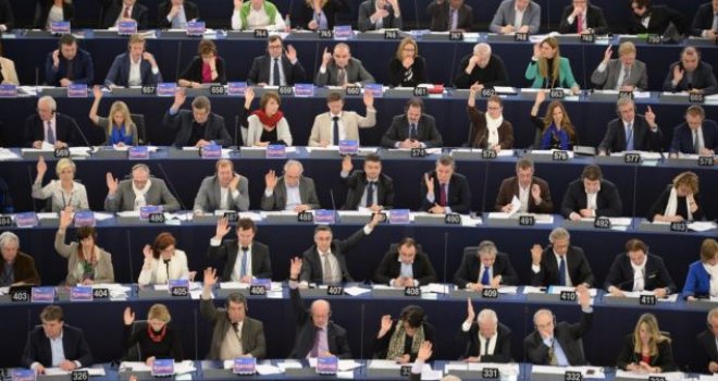 Prve reakcije na odluku Evropskog parlamenta: Dobro je to i za Srbiju i za BiH, negatorima genocida nema mjesta u EU