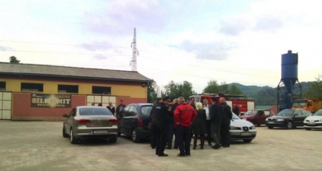 Prekinut štrajk radnika 'Tuzla kvarca', gradonačelnik Jasmin Imamović obećao im novčanu pomoć