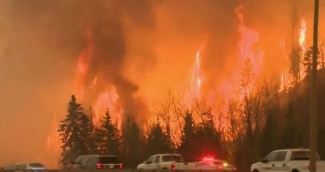 Vanredna situacija u Kanadi: Apokaliptični požar u provinciji Alberta van kontrole