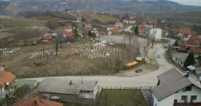 Nova porodična tragedija: U Banovići Selu muškarac se ubio bombom, ženu ubio dim...