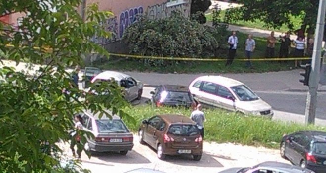Udes na Grbavici: Sudarila se tri automobila, povrijeđeno šest osoba