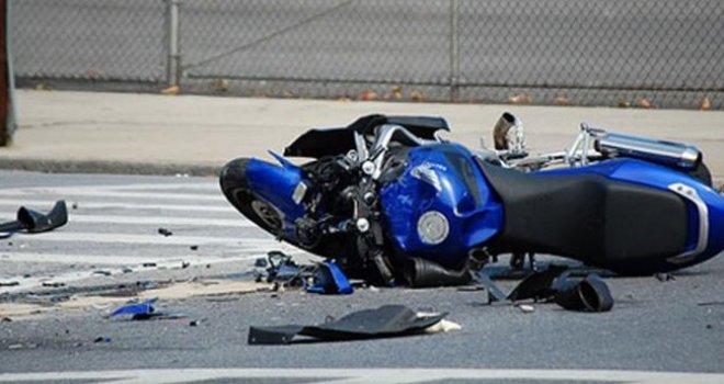 Poginuo vozač motocikla u stravičnoj nesreći na putu Tuzla – Doboj