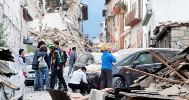 Stravičan zemljotres pogodio Italiju: Najmanje 73 poginulih, srušene kuće, uništen grad...