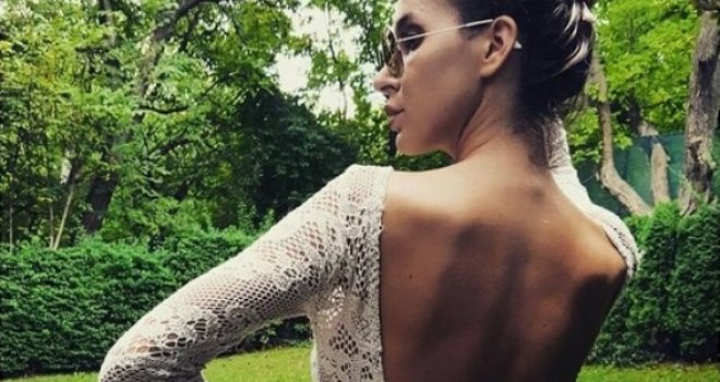 Otkrila ispod haljine: Kćerka Dragana Džajića zapalila Instagram fotkom bez donjeg veša