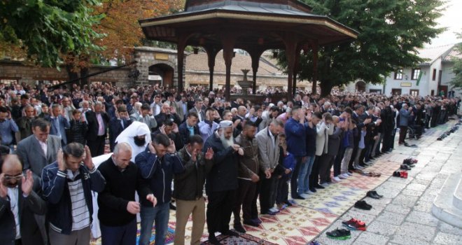 Islamska zajednica objavila u koliko sati će se klanjati Bajram-namaz