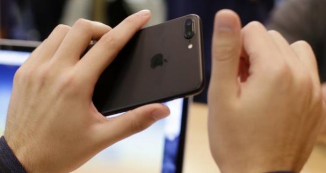 Policija na vratima: Apple uskoro počinje sa skeniranjem fotografija korisnika iPhonea i iPada