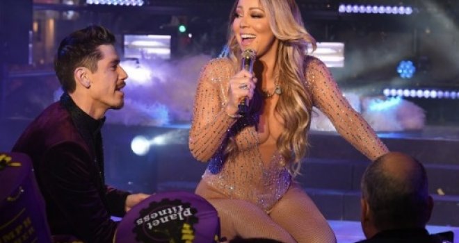 Gaf Mariah Carey: Na dočeku nije čula playback, pomiješala riječi, pa otišla sa pozornice