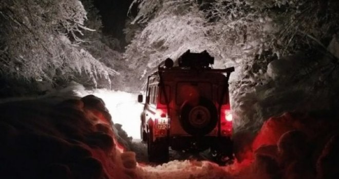 Haos u Italiji: U nekim dijelovima palo 3,5 metra snijega