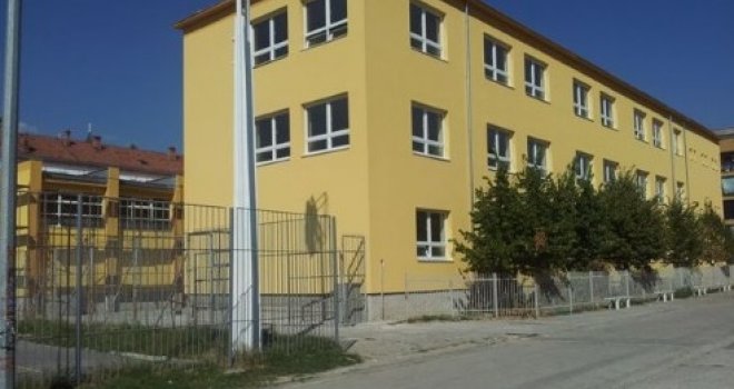 Šta se dešavalo u Čapljini: Nastavnik lakše ozlijeđen, roditelj tvrdi da nije koristio čekić