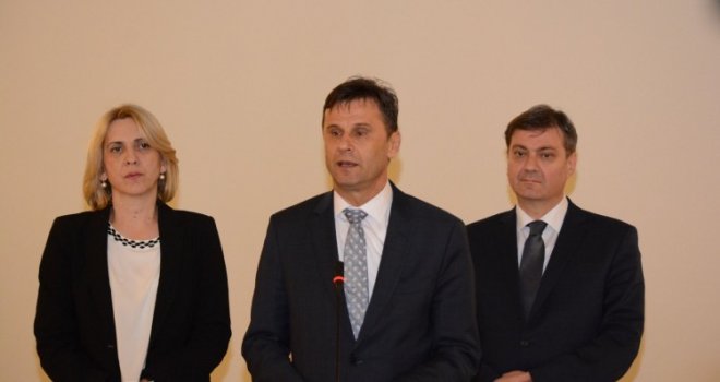 Zvizdić, Novalić i Cvijanović o akcizama, EU integracijama i MMF-u