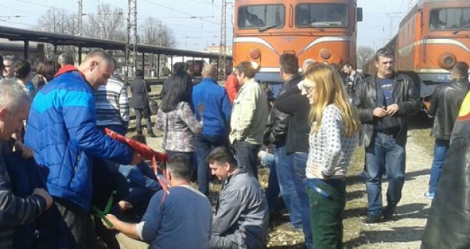 Radnici Željeznica RS blokirali prugu u Banjaluci