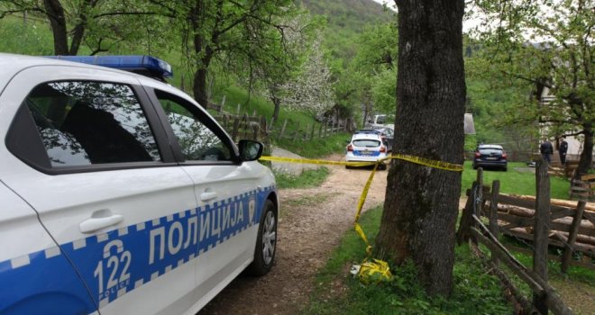 Ubio rođaka ispred kuće u Istočnom Sarajevu: Svađa zbog imovine završila kobno, policija pronašla arsenal oružja