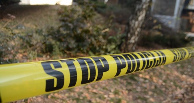 Upucan u glavu: Policajac nađen mrtav na autobuskom stajalištu u Ilijašu