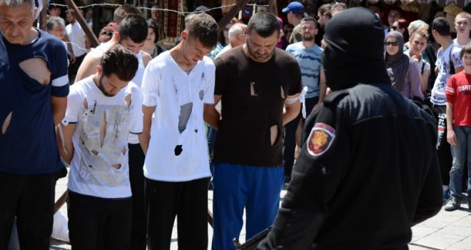 Obilježen Dan bijelih traka u Sarajevu: Ljudi su molili da ih ubiju metkom!