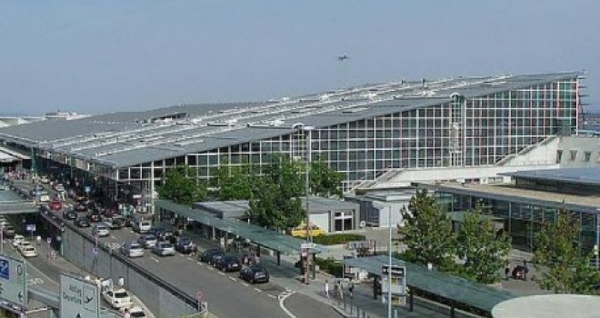 Suspendovani svi letovi iz Stuttgarta zbog bombaške prijetnje: Dvojica muškaraca se svađala, a jedan je optužio...