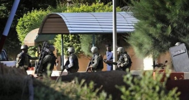 Napad džihadista u luksuznom odmaralištu na Maliju: Najmanje dvije osobe ubijene, taoci oslobođeni