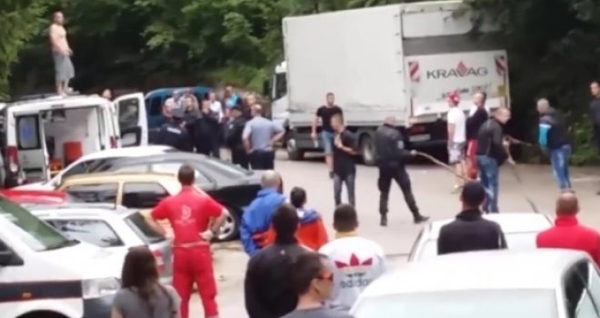 Ekskluzivni snimak posljednjih trenutaka Đorđa Lazarevskog: U jednom trenutku policija uzima šipke...