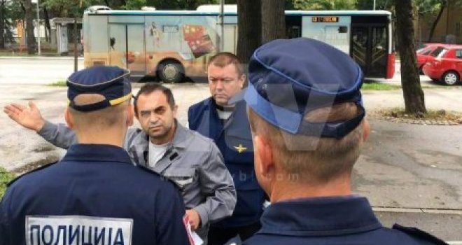 Željezničari pred Narodnom skupštinom: Došlo do naguravanja sa policijom! 