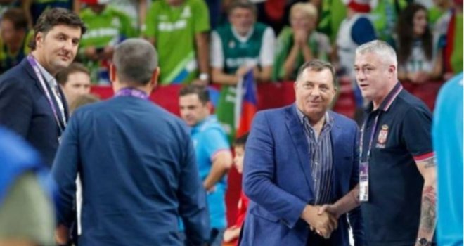I Milorad Dodik bodrio srpske košarkaše u Istanbulu