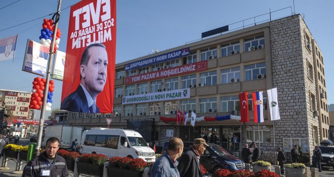 Novi Pazar u transu: Pogledajte kakav euforičan doček priređuju Erdoganu...
