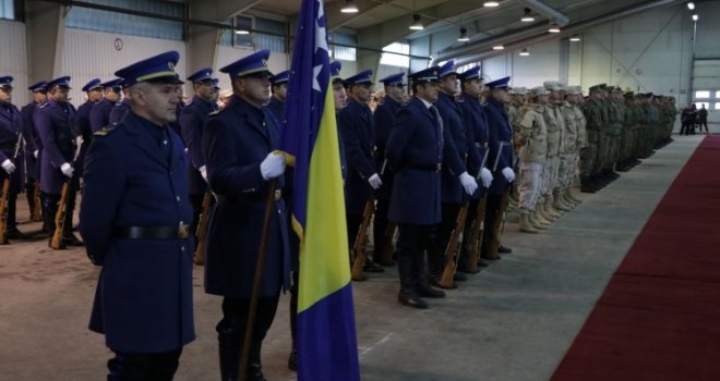 Kadeti OSBiH primorani nositi oznake 'četiri S' i 'srpska republika Bosna'!